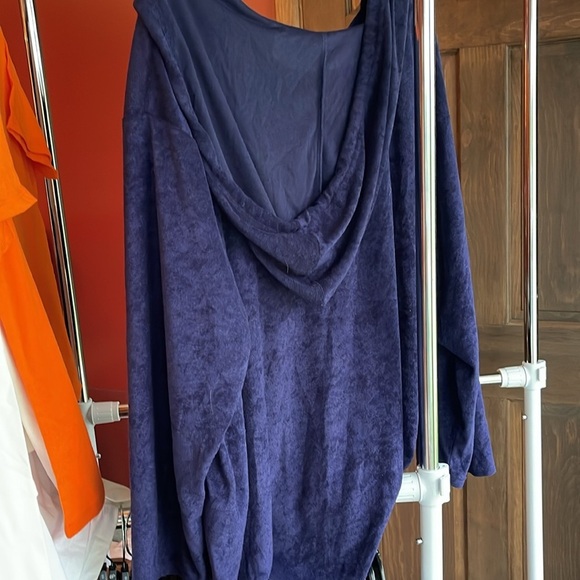 Rebellious One Polyester, hooded top - Picture 4 of 6